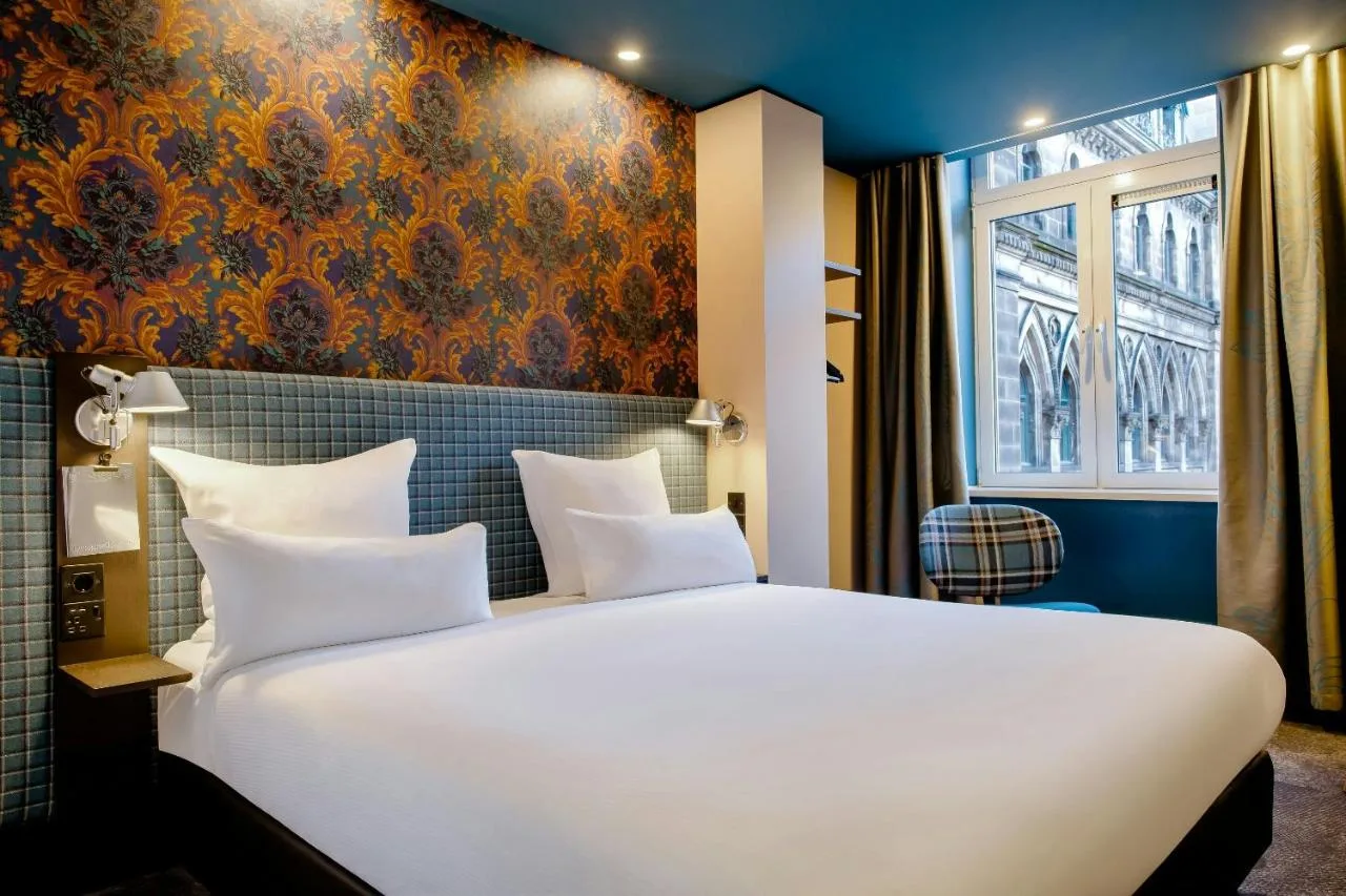 Standard Double Room with City View